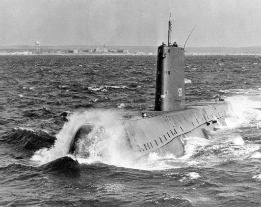 Le sous-marin USS Nautilus USS Nautilus, premier sous-marin nucléaire de l'histoire, lancé en 1954