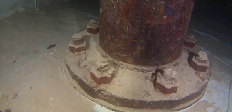 Photo de rapport : aspiration anti-vortex d'une cuve sprinkler inspectée par ROV